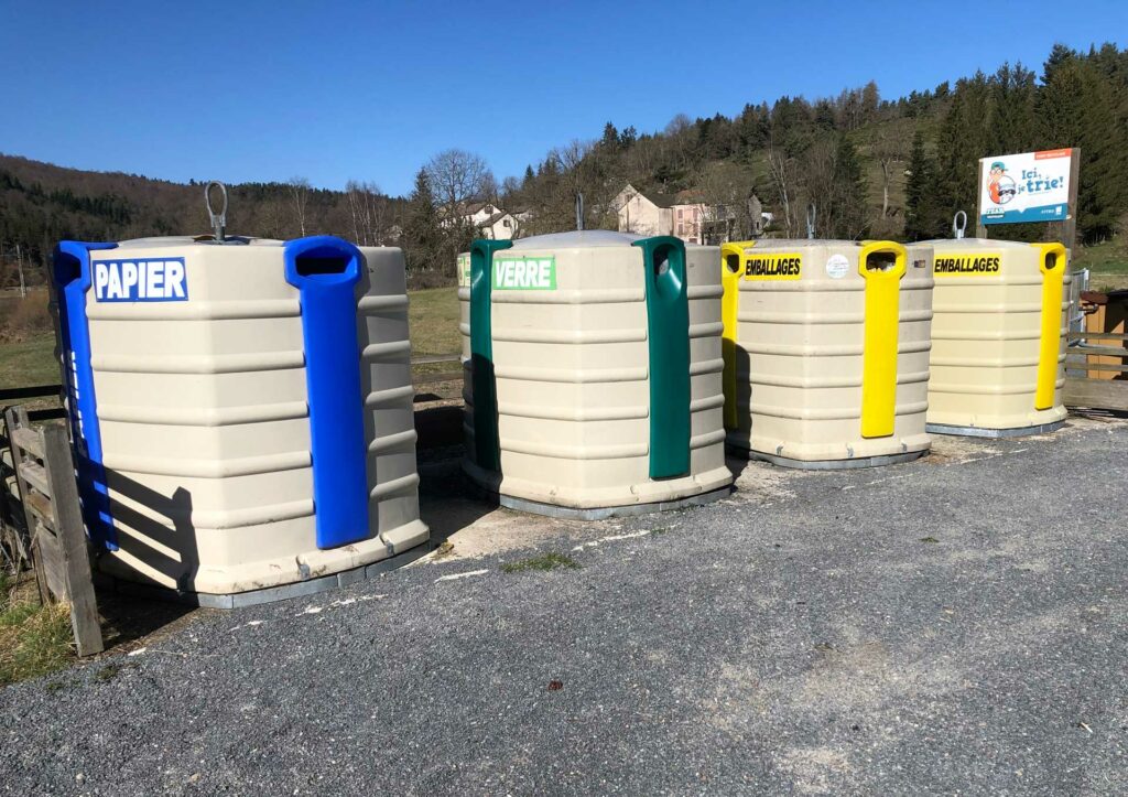 Point d'apport volontaire à Pierrefiche - SDEE Lozère