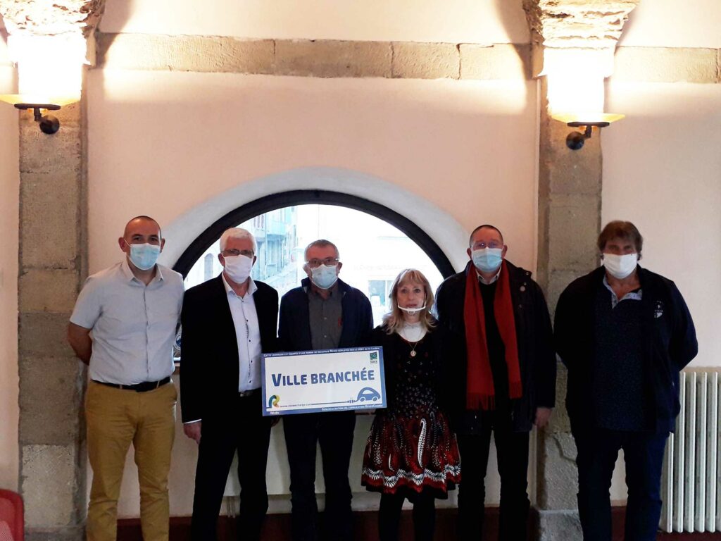 Remise d'un panneau à Florac - SDEE Lozère